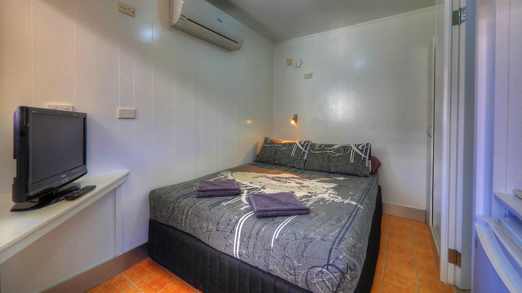 Halls Creek Motel Værelse billede